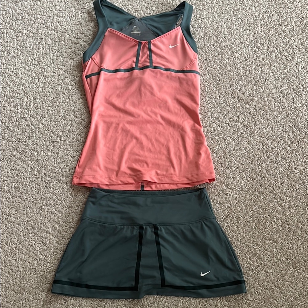 Nike Coral and Dark Gray Sports Set